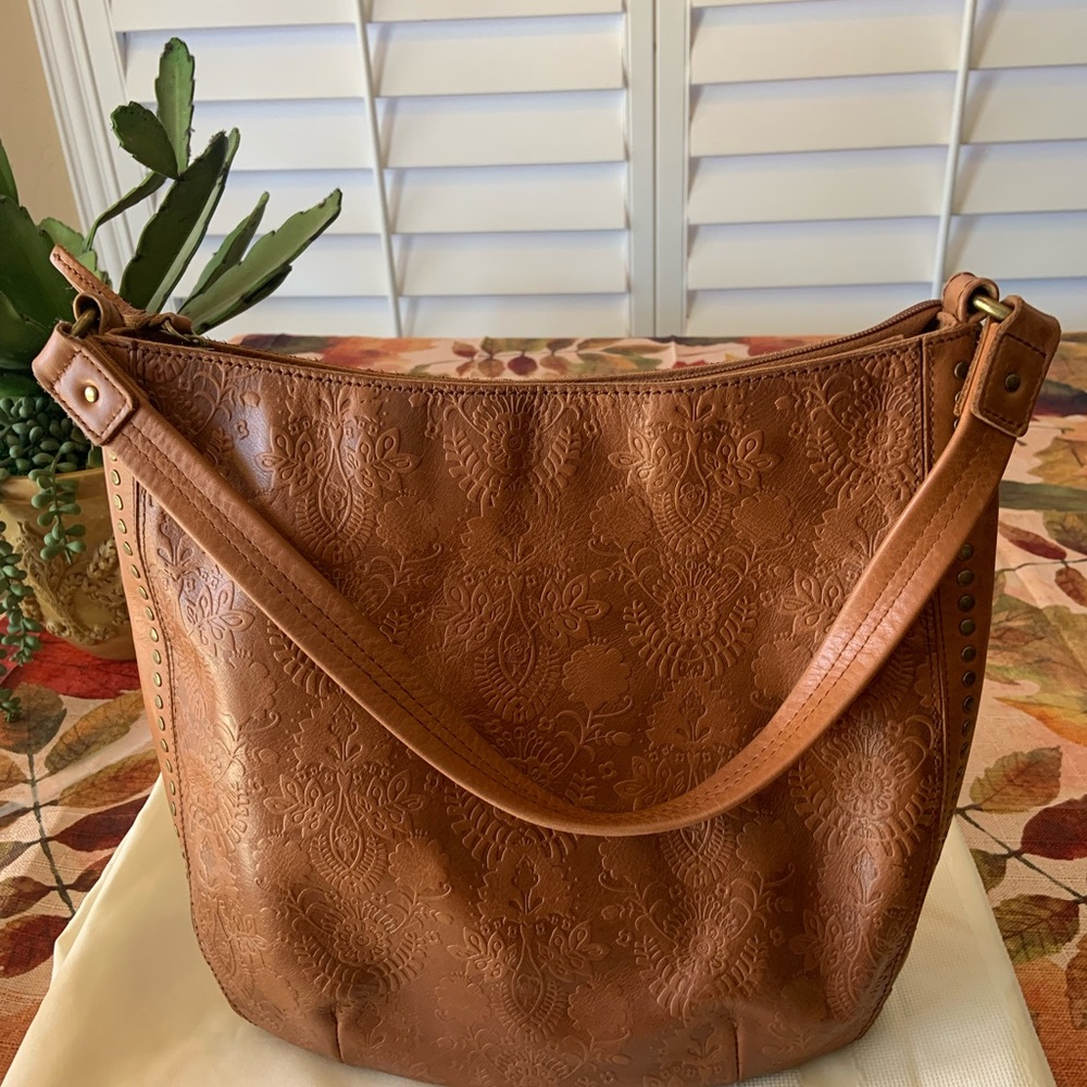 the Sak leather shoulder bag